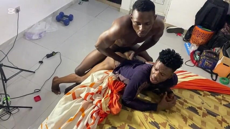 Sexual_addict: Papi mă forează așa cum îmi place