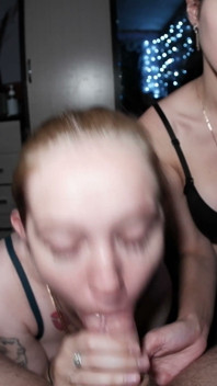 Lynn a Vicky znovu sdílejí jeho ptáka