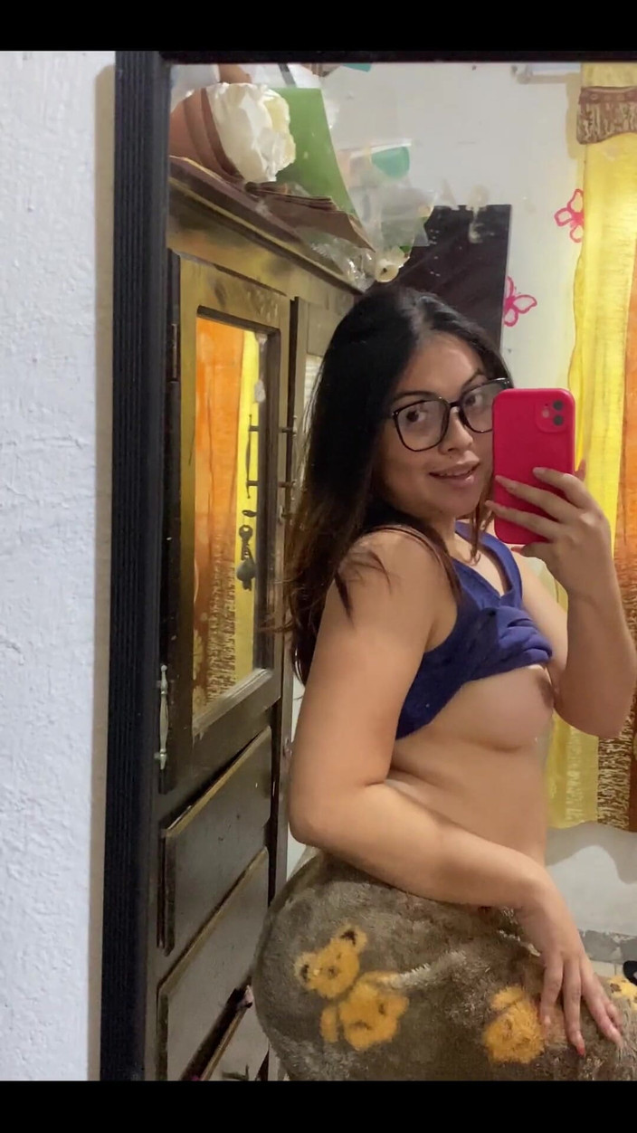 camicamilahotwife: कौन मुझे चोदने की हिम्मत करता है