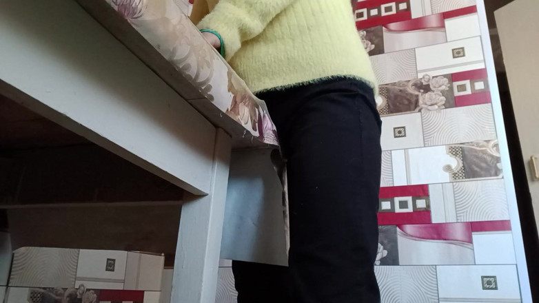 Lesbian-illusion: Hermanastra se masturba sola con orgasmos múltiples - Lesbian_illusion