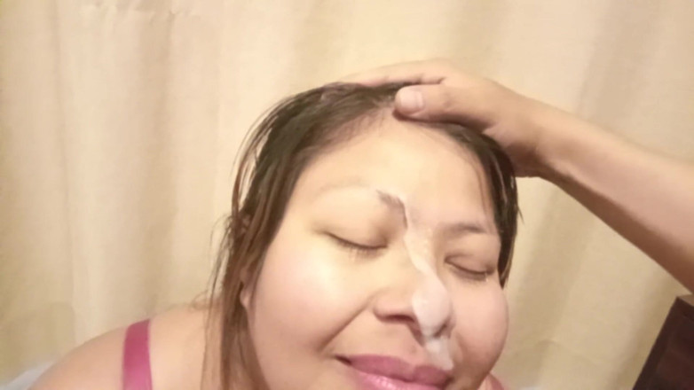 Moo DBOXXX: Esta madura madre soltera ama chuparme la verga, se esta...