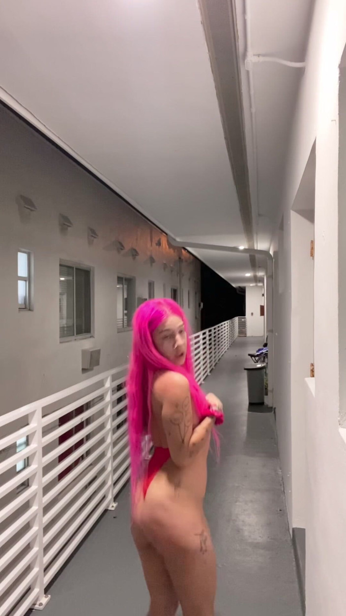 Nali Marie: Gadis wedgie awam thong koyakkan frontal wedgy remaja jalang orgasme