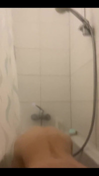 Solo in Shower 
