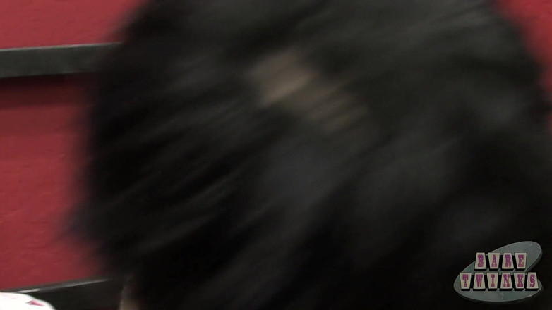 Bare Twinks: 지배 Lexx 타고 복종하는 젊은 트윈크.