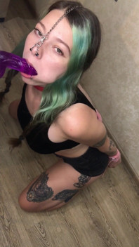 Bondage, näskrok, sugande dildo bondage på knä