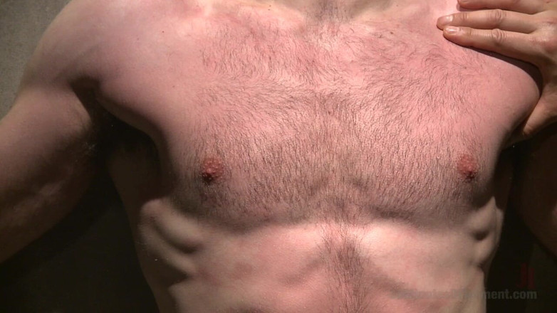 30 Minutes of Torment: Si cowok gagah straight john smith dipukuli, dicambuk, dan dicrot...