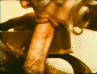 Vintage megastore: 复古小奶金发女郎的重口味3P