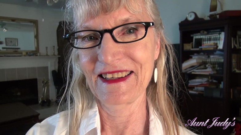 Aunt Judy's: AuntJudys - 69yo Texas amateur GILF Diane is your personal secretary