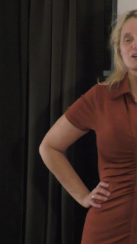 Bianca verhaaltijd tijdens het omkleden van kleding, niet-seks