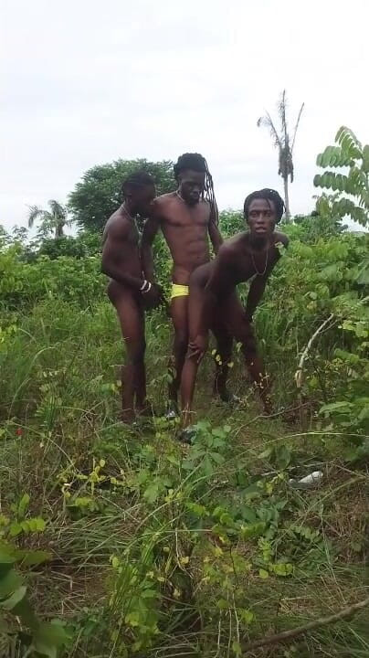 Porchey: Threesome Dealing in the Bush