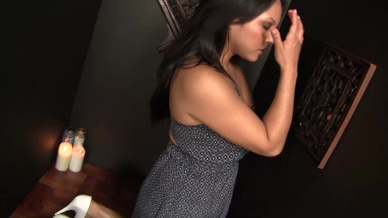 Perv Milfs n Teens: Prsatá Jasmine Black olizuje sexy kundičku Katalin Kiraly v lesbické...