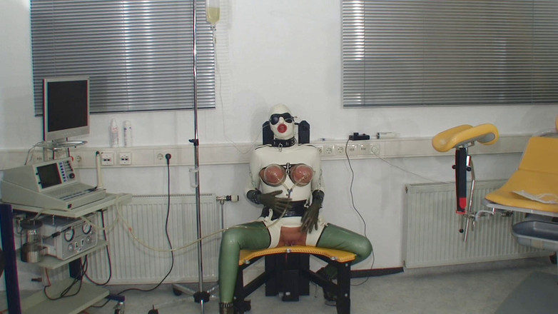 Rubber & Clinic Studio - 1ATOYS: 奇想天外なゴム体験