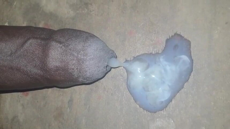 Power dick: Grosso Cazzo Nero Pieno Di Sperma