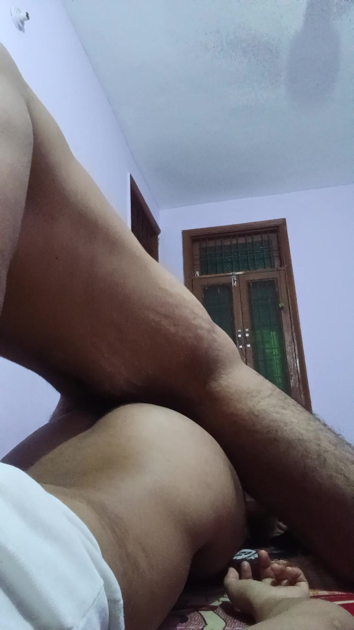 Rishi: Сестра друга залишилася оголеною вдома