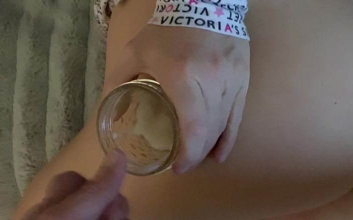 Farmers Wifey: 在我的老公的沙发上操地主以支付租金，收集精子