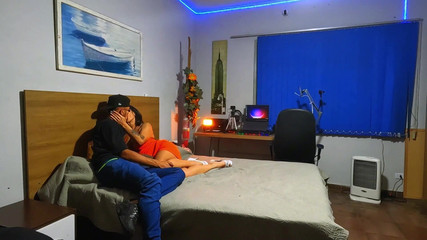 NatzinhaMorena: Di dapur, dia bersandar di lemari es dan meminta lebih...