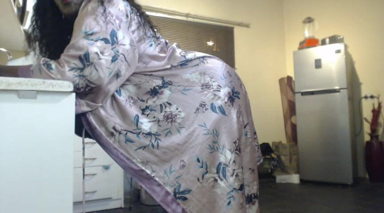 Legendary Booty Overdose: Ibu montel super saiz mengusik dan merintih