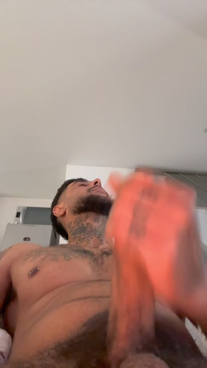 Damien Custo: Damien Custo, pau grande, francês quente