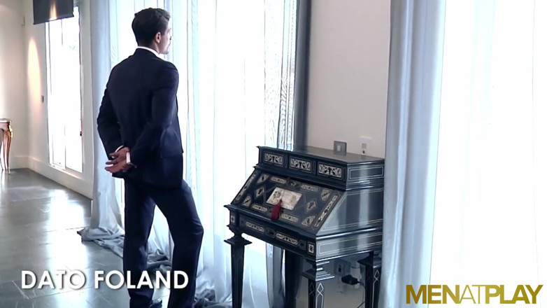 Menat Play: MENATPLAY - Muscular Dato Foland cums in Carter Dane mouth