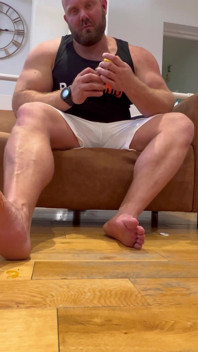Uctívání bot a nohou, zlato s foot otrokem