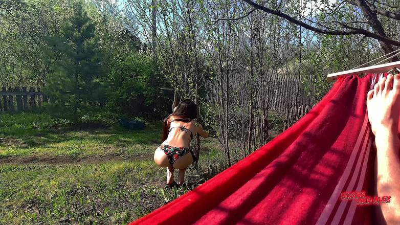 NicoleAndAlex: Můj nevlastní bratr mě špehuje a honí mi na zadek