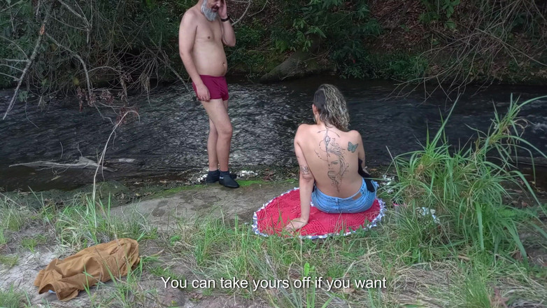 Victor SweetCoupleStories: Setkání s cizincem u vodopádu končí sexem.