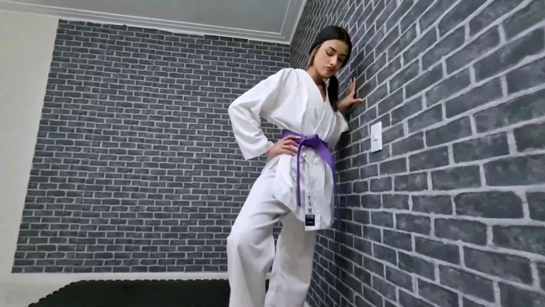 FetishKing: Karate Fight Top Girls