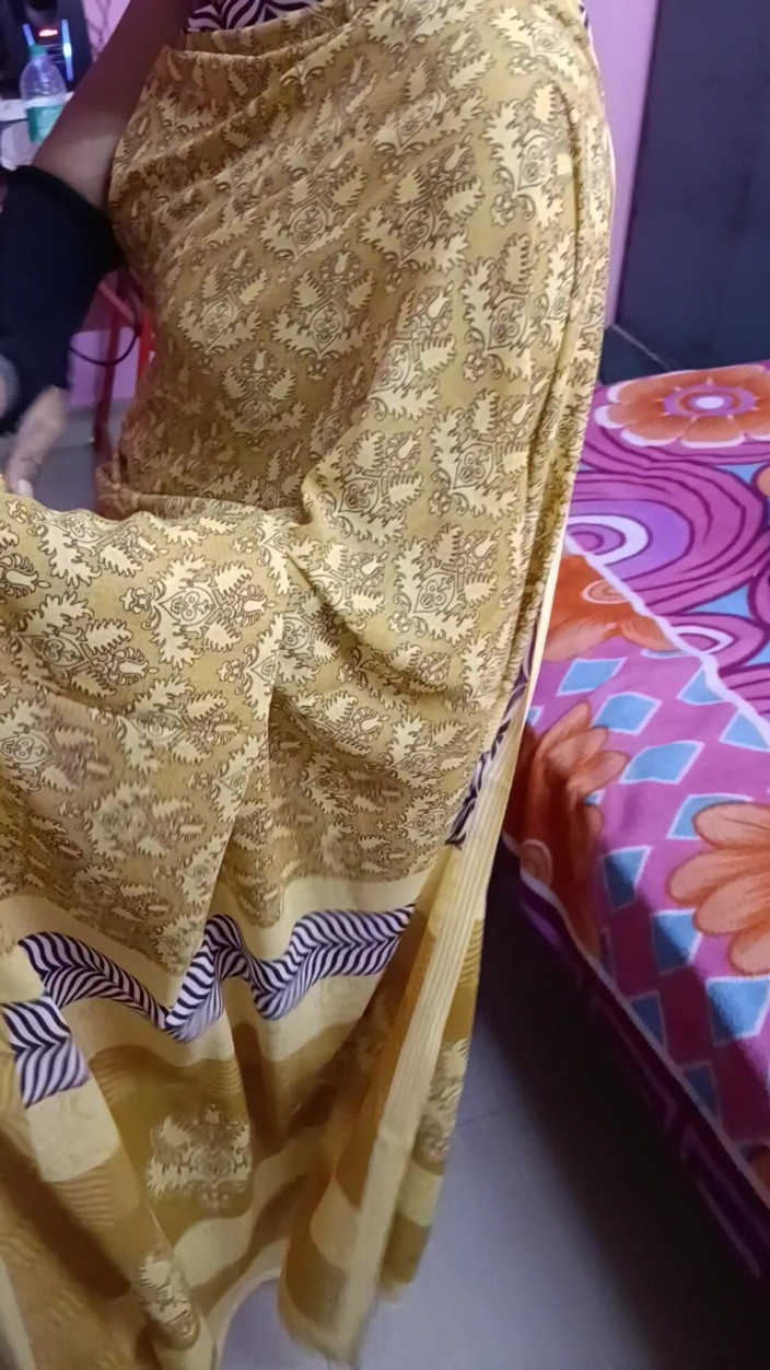 Reshmahotever: Tamil Hot Sari Dance