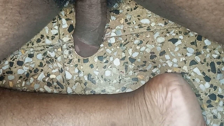 Sweet Indian cock: ฉันเป็นสาวอินเดียเลียหีด้วยการเย็ด