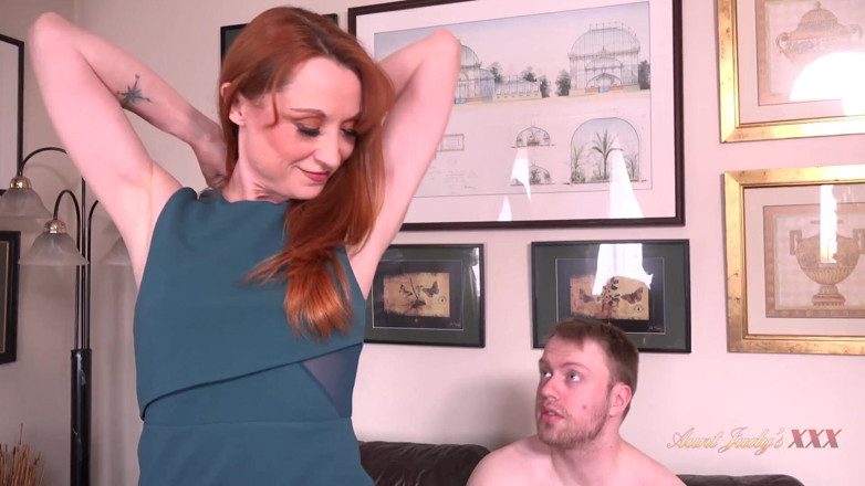 Aunt Judy's XXX: AuntjudysXXX - rossa insegnante milf la signora Lily consola la sua...