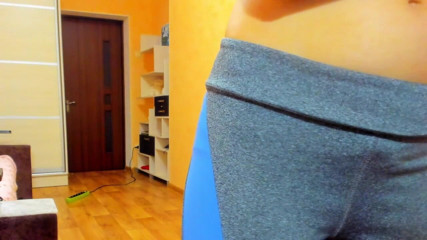 myla_angel: Sexy striptýz v červených šatech a sportovním oblečení