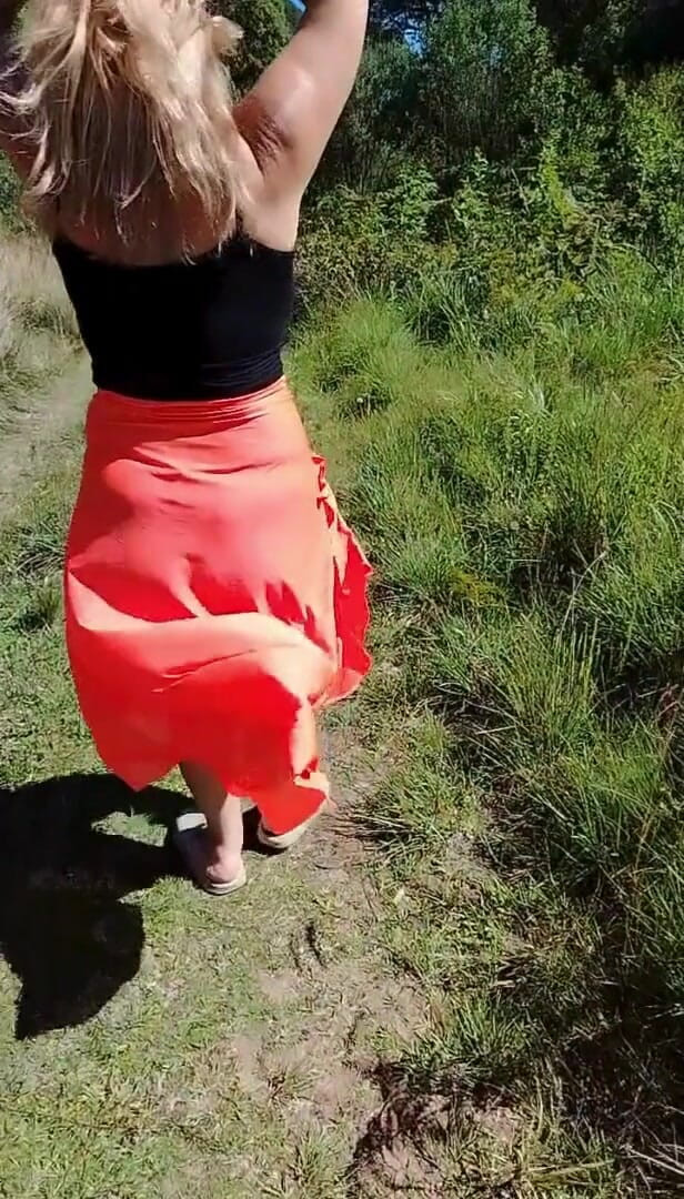 Priscila: Мачуха попросила зняти відео, як вона демонструється на публіці, частина 01.