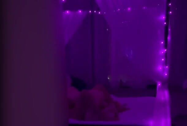 Curry: Cuckold, karısını gözetliyor