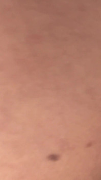 Người chồng cuckold này đã chia sẻ vợ của mình và thậm chí banh mông của cô ấy để người yêu của cô ấy xô một bản ghi