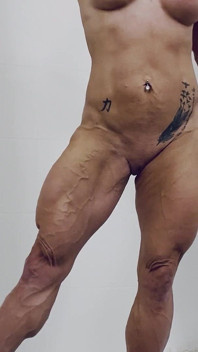 Kandy flexes di kamar mandi