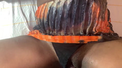 Fridayborn3: Estudiante africana usa falda y visita a su maestra