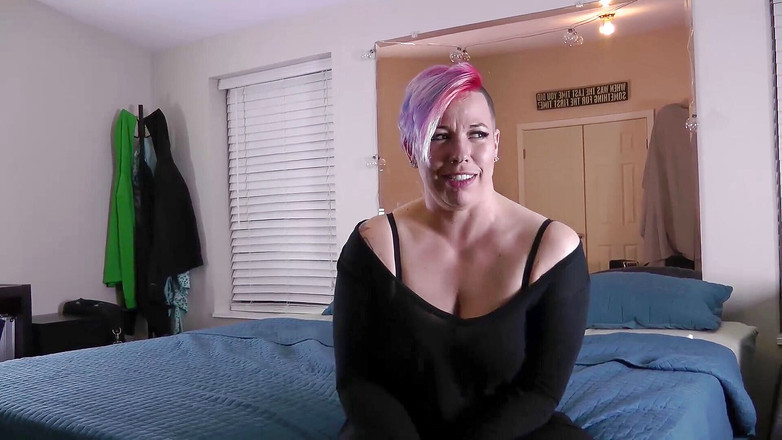 Suck Sluts and Blowjob Bitches: Real couple fucks at home