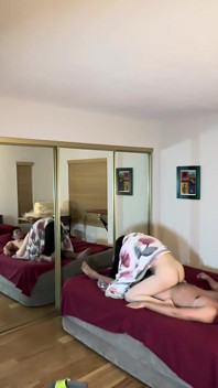 Timida miLF cinese succhia e cavalca il mio cazzo al primo appuntamento