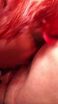 Nhà tâm lý học tình dục người Đức ở phía cặp đôi với lời khuyên và hành động