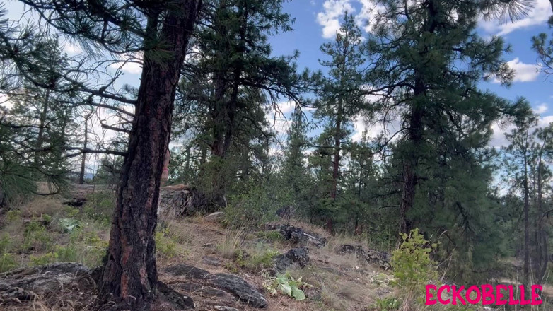 Ecko Belle: Muscle Mommy Wilderness Wedgie