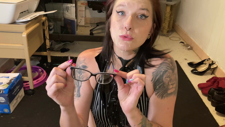 Missellie8: The Office Bimbo Slut