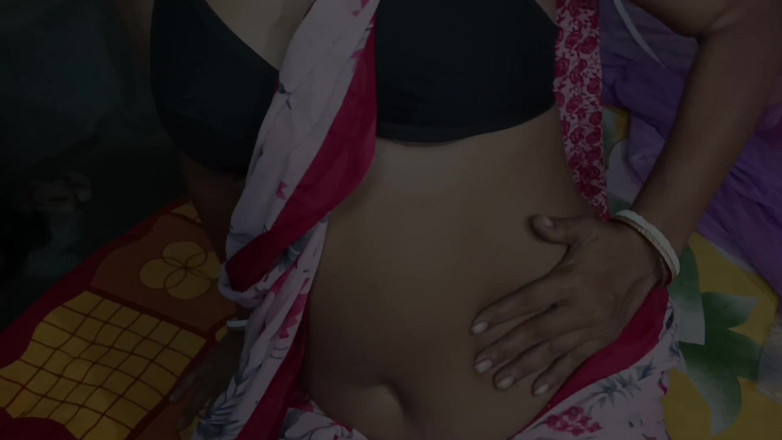 Soberingvogue: Une jolie bhabhi desi se fait baiser