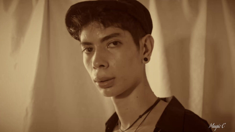 Magic C: 큰 자지를 가진 빈티지 스키니 트윈크를 좋아해?