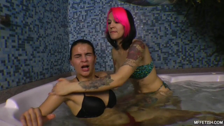 Sapphic Latinas: Experiment sadist de la o stăpână crudă