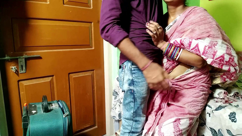 FireeCouple: Mladá manželka dává manželovi kouření a drsný sex, než odejde...