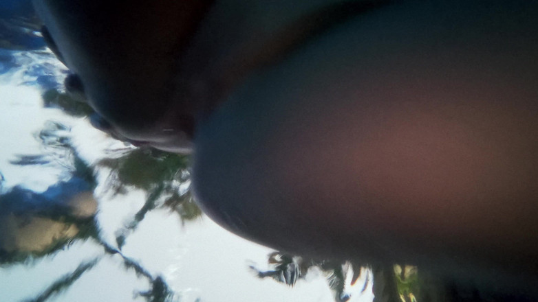 BrandySalazar: Cewek latina sange lagi asik mainin butt plug di pinggir...