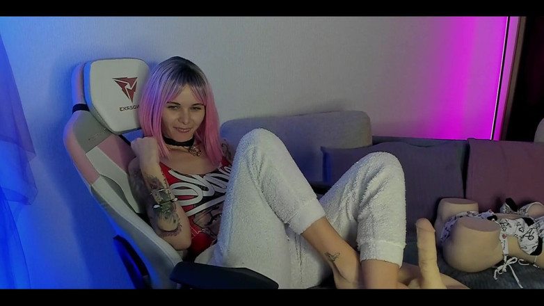 Sandy and Chris: 我即将给你足交