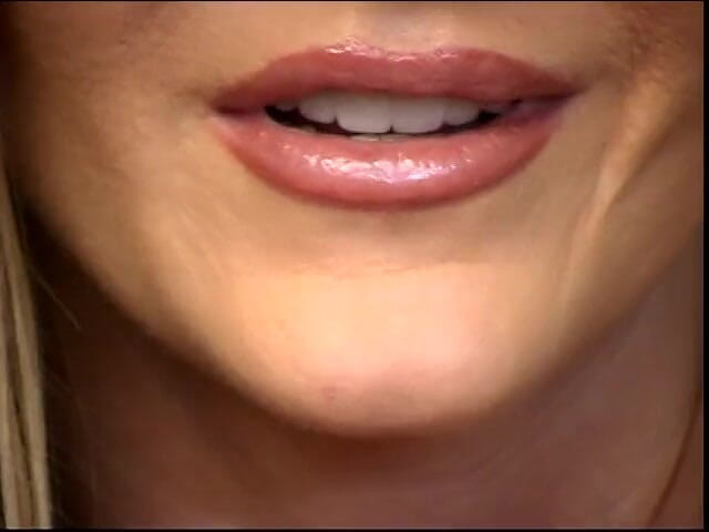Stunning MILFs: Děvka mluví o tom, co se jí líbí