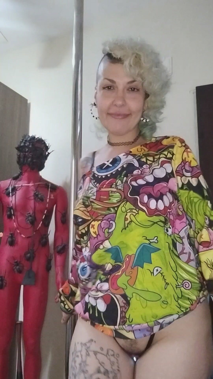 MariLou Moreira: 나는 새로운 Lovense 애널 플러그를 샀다. 흑형 대물 에게 따먹히는 핫한 밀프