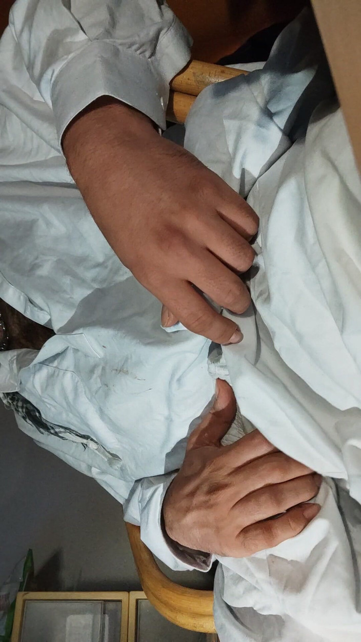 SmokedAlloy2: Dirtyjunkbro klädd som en afghan, leker med sin smutsiga kuk
